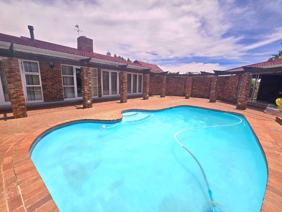 6 Bedroom Property for Sale in Panorama Free State